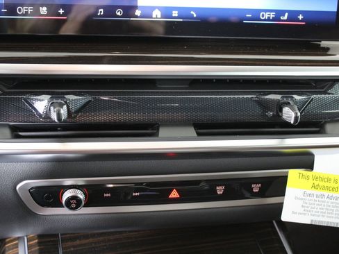 New 2026 BMW X7 xDrive40i w/ M Sport Package image 17