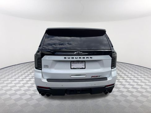 Used 2025 Chevrolet Suburban RST w/ Comfort Package AWD/4WD image 6