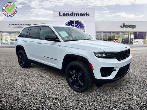 Used 2024 Jeep Grand Cherokee Altitude AWD/4WD image 1