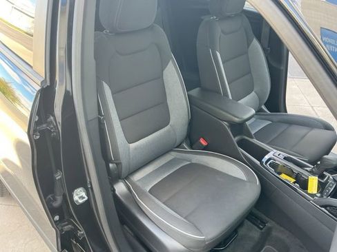 Used 2025 Chevrolet TrailBlazer LT AWD/4WD image 18