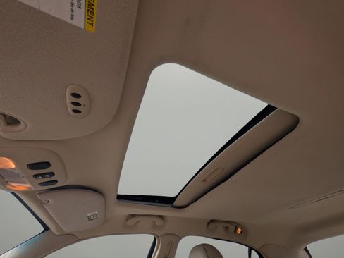 Used 2006 Lincoln Town Car Designer Series image 18