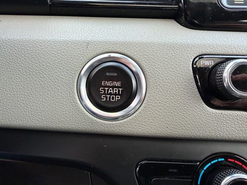 Used 2018 Kia Niro Touring image 31