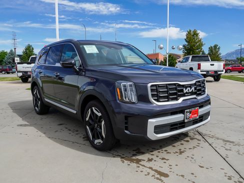 Used 2025 Kia Telluride S AWD/4WD image 2