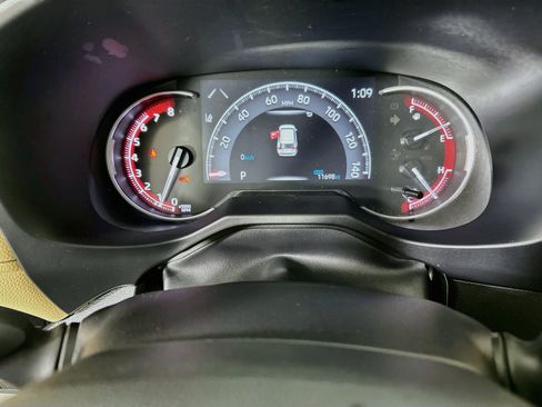 Used 2025 Toyota RAV4 LE FWD image 19
