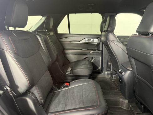 Certified 2025 Ford Explorer ST RWD image 13