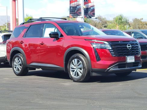 New 2026 Nissan Pathfinder SL FWD image 15