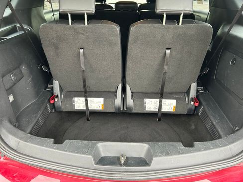 Used 2017 Ford Explorer XLT w/ Equipment Group 202A AWD/4WD image 27