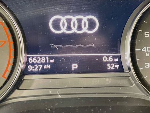 Used 2022 Audi Q5 2.0T Premium w/ Convenience Package AWD/4WD image 12