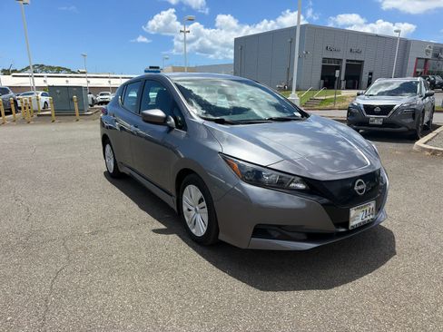 Used 2023 Nissan Leaf S FWD image 2