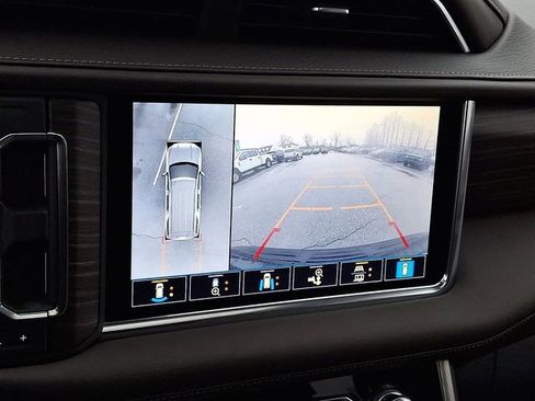 Used 2021 GMC Yukon XL Denali w/ Denali Premium Package image 25