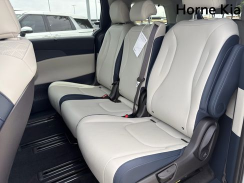 New 2026 Kia Carnival EX FWD image 19