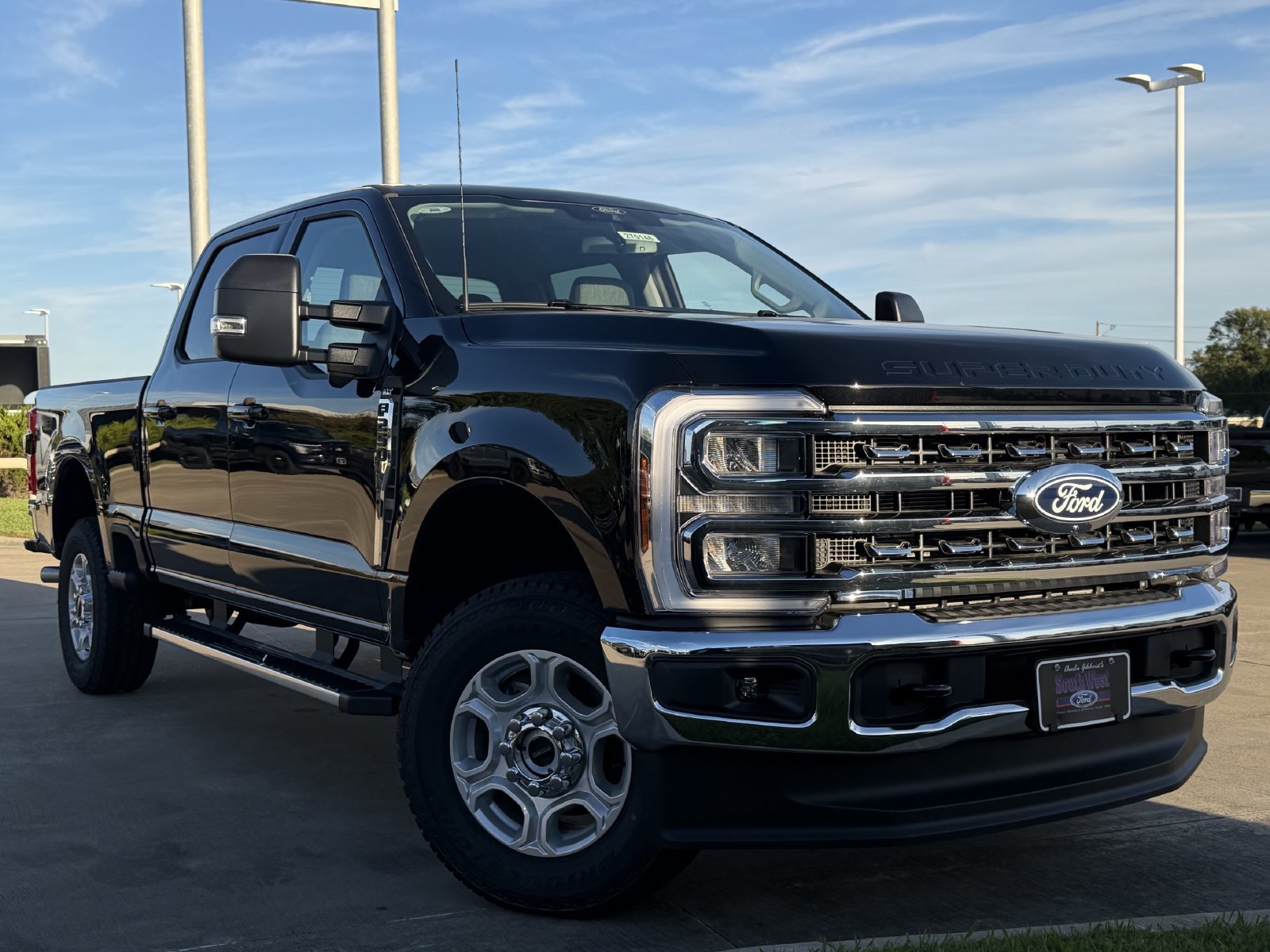 New 2027 Ford F250 XLT w/ XLT Premium Package AWD/4WD image 2