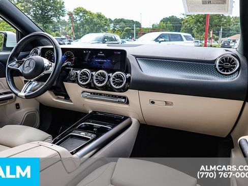 Used 2025 Mercedes-Benz GLA 250 image 31