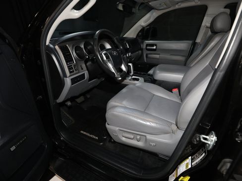 Used 2016 Toyota Sequoia Limited AWD/4WD image 3