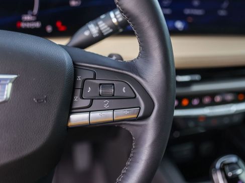 Certified 2024 Cadillac XT4 Luxury w/ Cold Weather Package FWD image 13