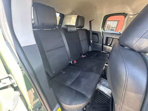 Used 2011 Toyota FJ Cruiser image 18