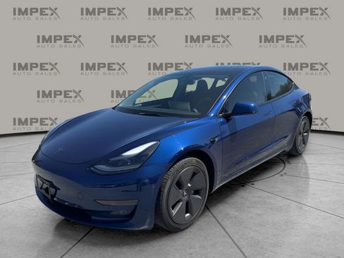 Used 2021 Tesla Model 3 Standard Range Plus image 1