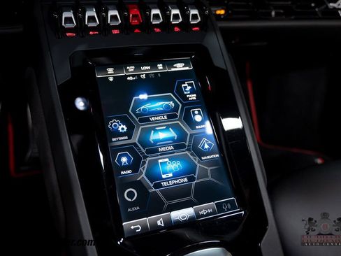 Used 2021 Lamborghini Huracan EVO image 26