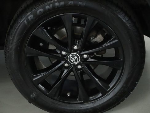 Used 2018 Toyota RAV4 Adventure AWD/4WD image 39