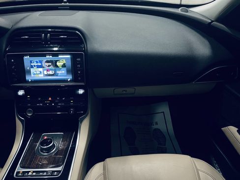 Used 2017 Jaguar XE Prestige AWD/4WD image 28