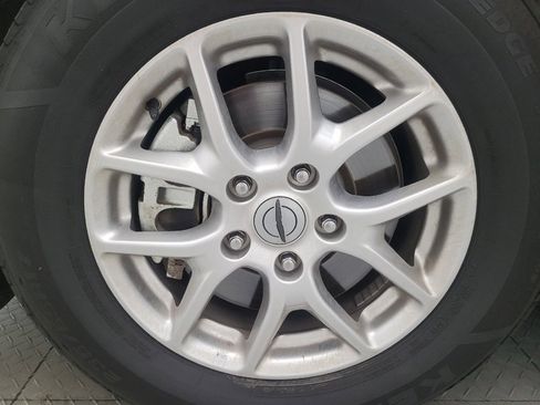 Used 2024 Chrysler Voyager LX FWD image 31