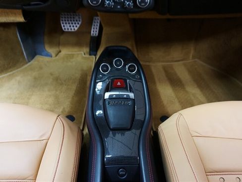 Used 2010 Ferrari 458 Italia Coupe RWD image 17