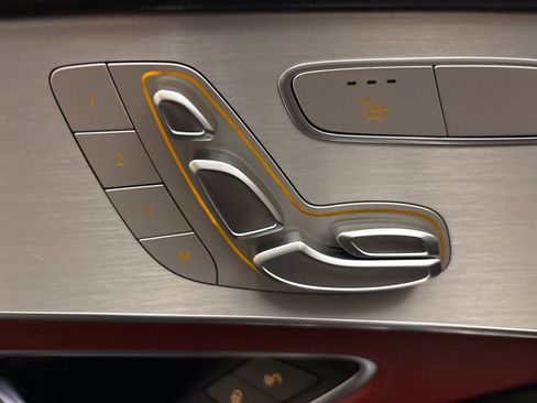 Used 2022 Mercedes-Benz GLC 300 4MATIC image 11