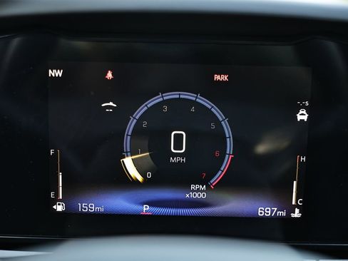 Used 2025 Chevrolet Trax RS w/ Sunroof Package FWD image 30