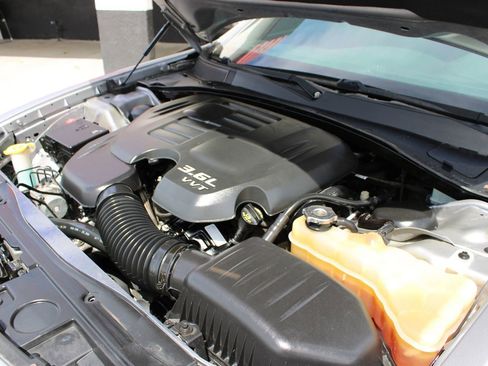 Used 2018 Chrysler 300 S image 20