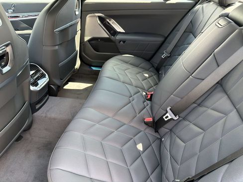 New 2026 BMW 750e xDrive AWD/4WD image 20