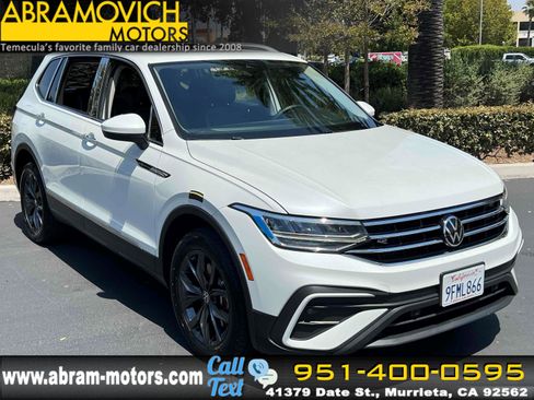 Used 2023 Volkswagen Tiguan SE w/ Panoramic Sunroof Package image 1