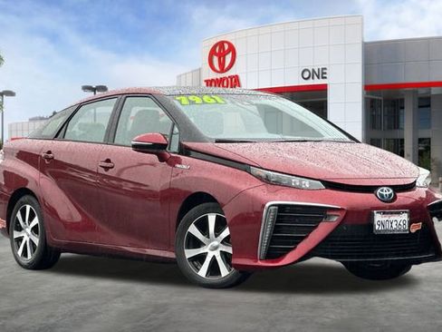 Used 2019 Toyota Mirai image 2