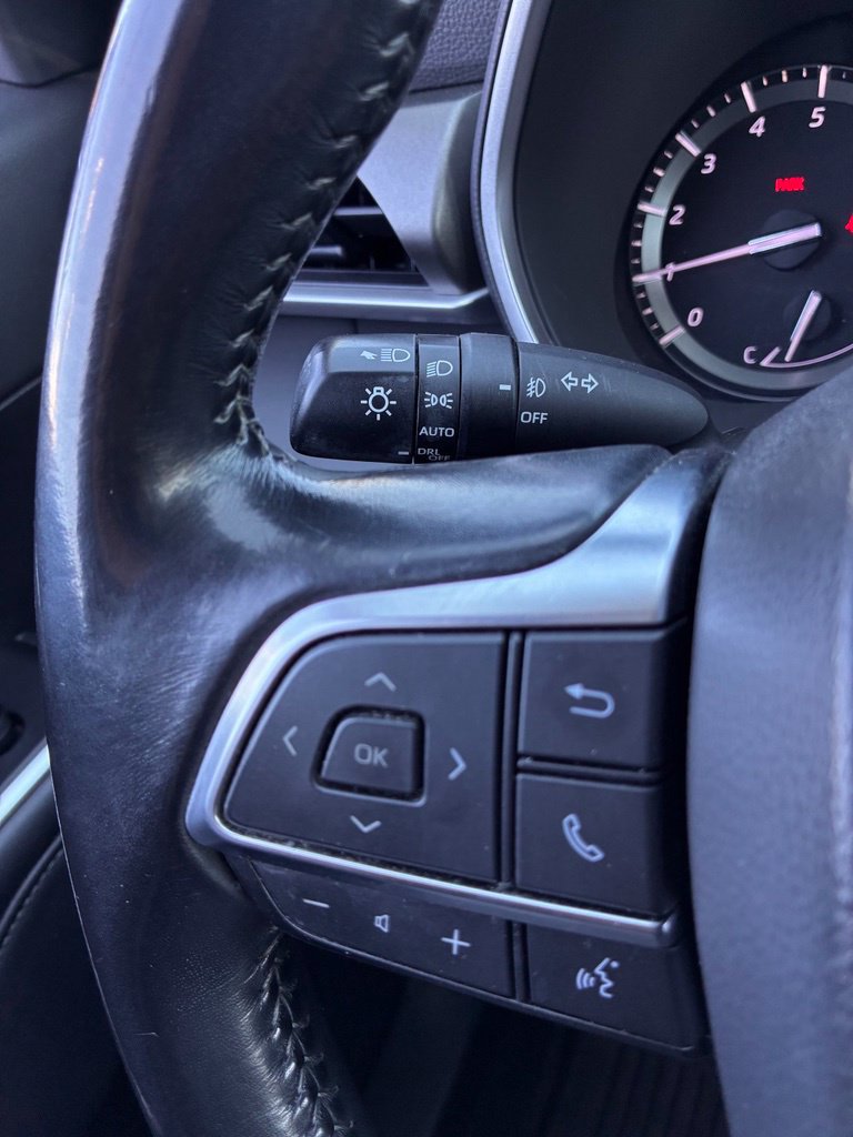 Used 2021 Toyota Highlander XLE AWD/4WD image 31