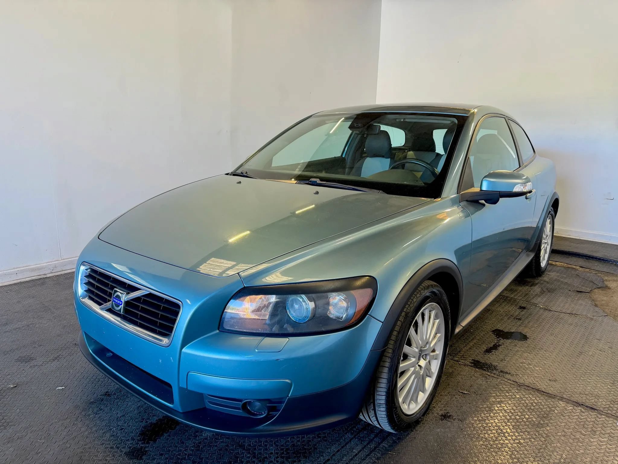 Used 2008 Volvo C30 T5 Version 2.0 FWD image 2