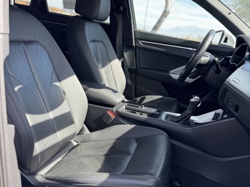 Used 2020 Audi Q3 2.0T Premium w/ Convenience Package AWD/4WD image 11