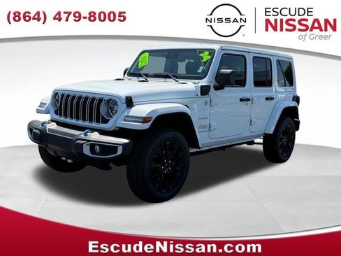 Used 2024 Jeep Wrangler Unlimited Sahara AWD/4WD image 7