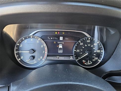 Used 2022 Nissan Titan SV w/ SV Convenience Package image 30