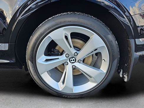 Certified 2022 Bentley Bentayga image 18