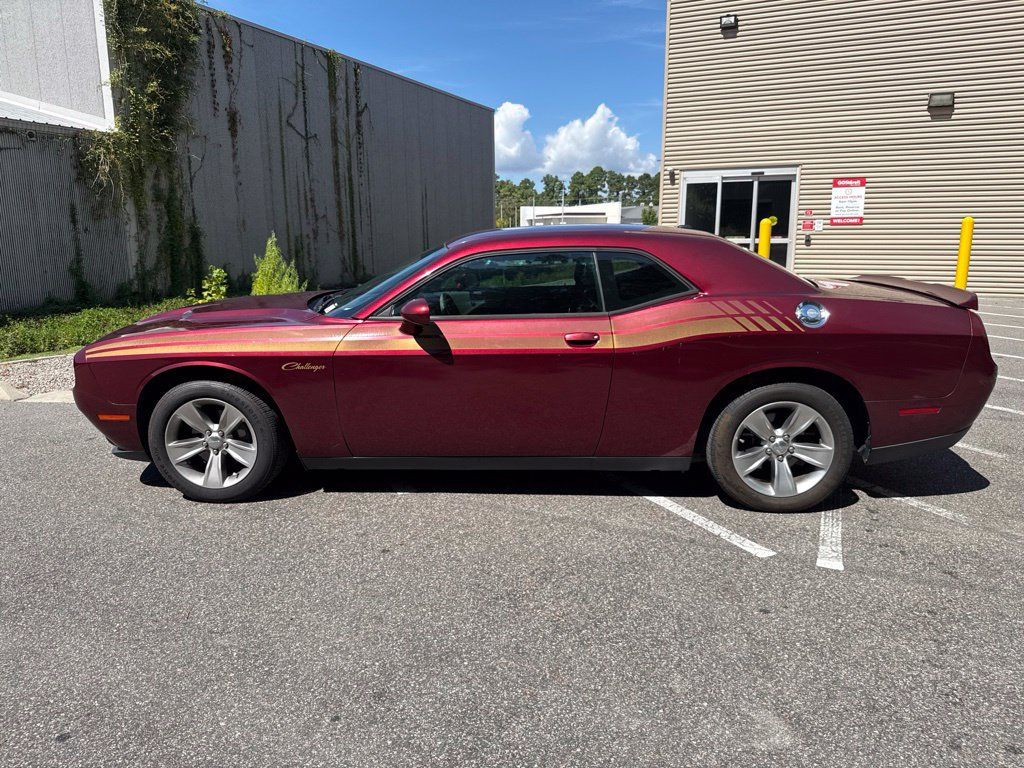Used 2018 Dodge Challenger SXT RWD image 2
