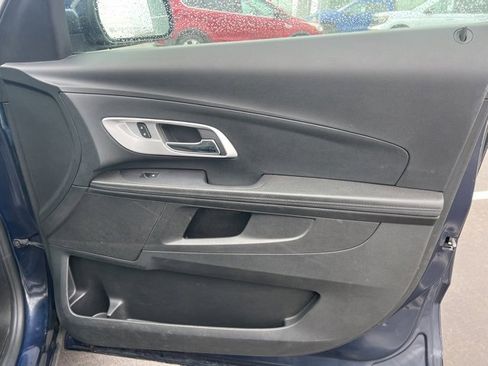 Used 2017 Chevrolet Equinox LT w/ Convenience Package image 8