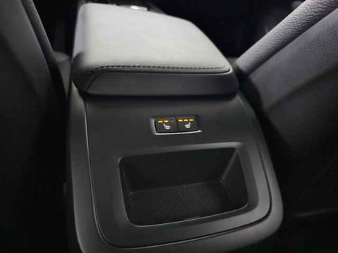 Used 2025 Volvo V60 B5 Cross Country Plus image 34