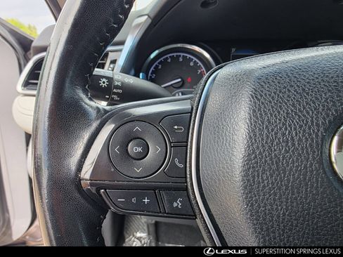 Used 2019 Toyota Camry SE FWD image 25