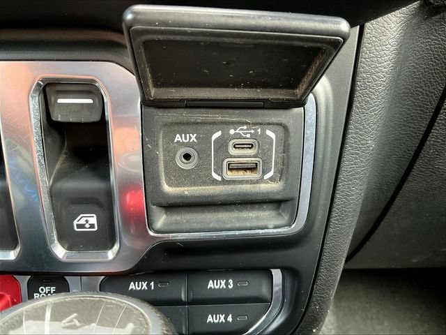 Used 2021 Jeep Wrangler Rubicon w/ LED Lighting Group AWD/4WD image 17