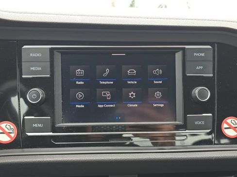 Used 2024 Volkswagen Jetta SE image 20