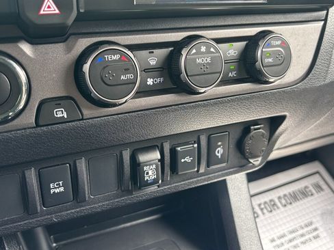 Used 2021 Toyota Tacoma TRD Off-Road AWD/4WD image 26