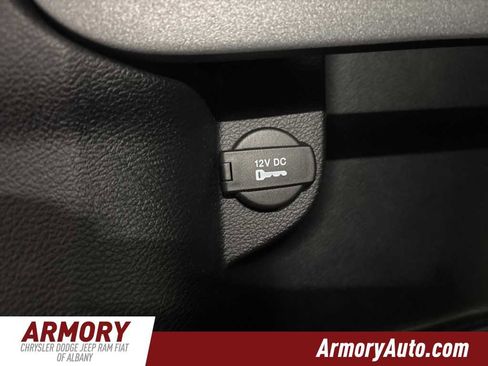 Used 2016 Jeep Cherokee Latitude w/ Comfort/Convenience Group image 33