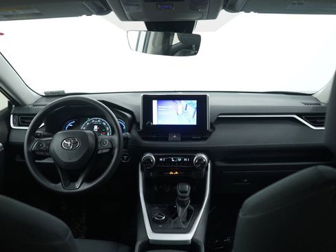 Used 2025 Toyota RAV4 XLE image 12