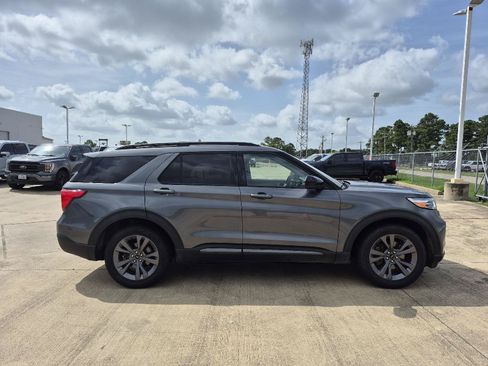 Certified 2023 Ford Explorer XLT w/ Equipment Group 202A RWD image 14