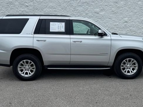 Used 2017 GMC Yukon SLE w/ Convenience Package AWD/4WD image 2