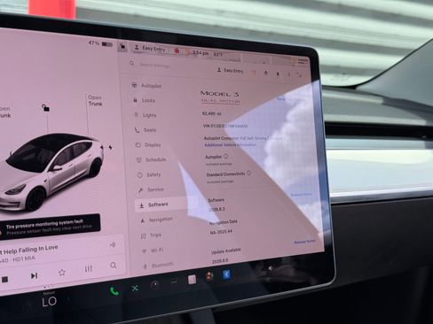 Used 2021 Tesla Model 3 Performance image 26